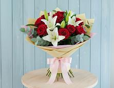 Букет цветов из:  Лилии и Розы #REPLACE_PRED# Красногорский Республики Марий Эл