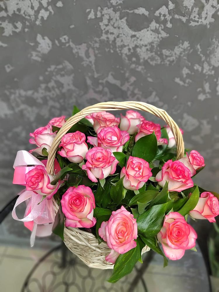 Цветочная композиция из Розы в корзине в Красногорский Республики Марий Эл