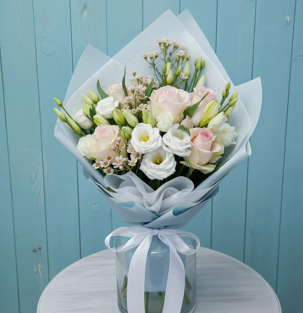 Букет цветов из: Розы и Лизиантусы в Красногорский Республики Марий Эл