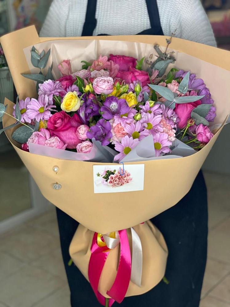 Букет цветов из: Хризантемы, Гвоздики и Альстромерии в Красногорский Республики Марий Эл