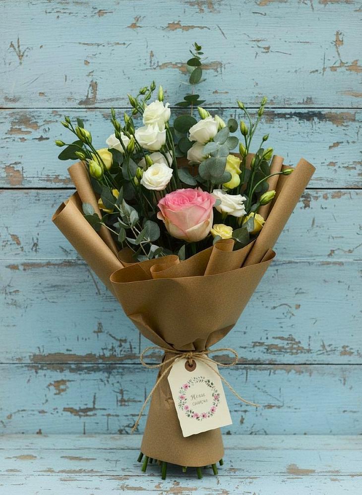 Букет цветов из: Розы и Лизиантусы в Красногорский Республики Марий Эл