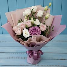Букет цветов из:  Розы и Лизиантусы в Красногорский Республики Марий Эл