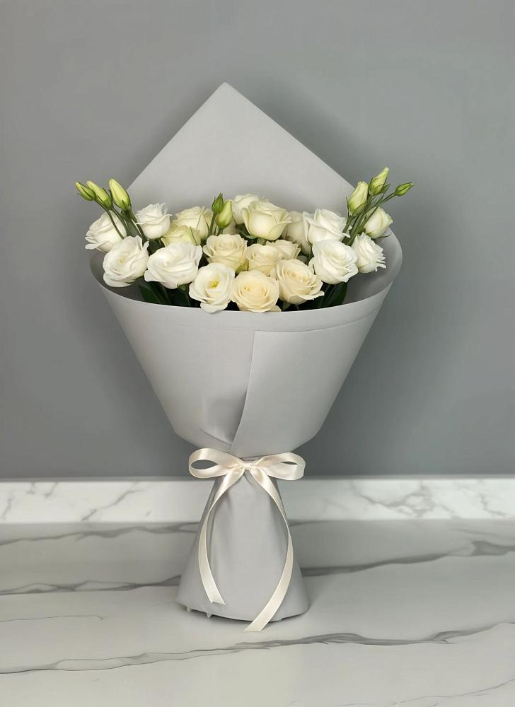 Букет цветов из: Розы и Лизиантусы в Красногорский Республики Марий Эл