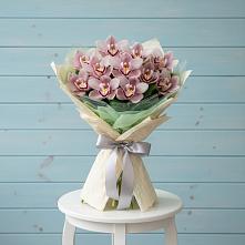 Букет цветов из:  Орхидеи и Розы в Красногорский Республики Марий Эл