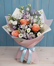 Букет цветов из:  Лизиантусы, Розы, Альстромерии и Гипсофила в Красногорский Республики Марий Эл