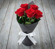 Букет 5 Красных роз Эдлесс Лав в Красногорский Республики Марий Эл