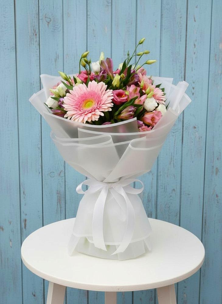 Букет цветов из: Герберы, Альстромерии и Лизиантусы в Красногорский Республики Марий Эл