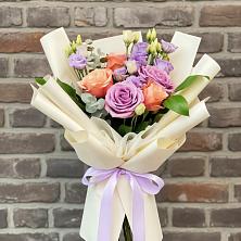 Букет цветов из:  Лизиантусы и Розы в Красногорский Республики Марий Эл