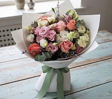 Букет цветов из:  Розы, Лизиантусы и Гвоздики в Красногорский Республики Марий Эл