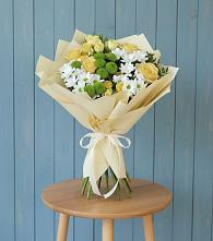 Букет цветов из:  Хризантемы и Розы в Красногорский Республики Марий Эл