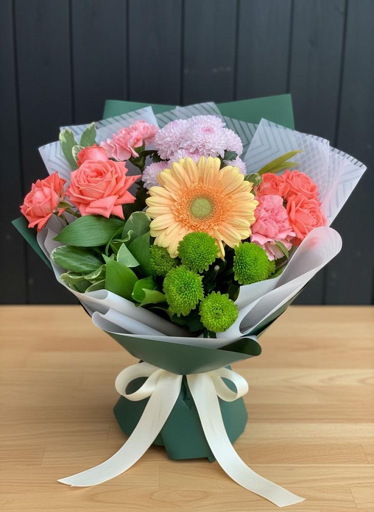 Букет цветов из: Гвоздики, Розы, Герберы и Хризантемы в Красногорский Республики Марий Эл