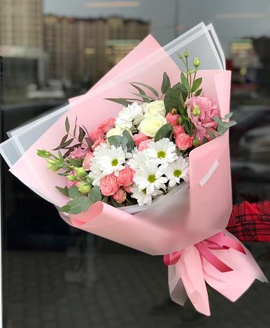 Букет цветов из: Розы, Лизиантусы и Хризантемы в Красногорский Республики Марий Эл